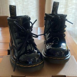 Infant Dr. Martens lace up boots! 🍂🍁
